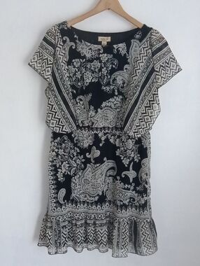 Black and Cream Paisley Print Women's Dress